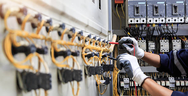 Professional Electrician technician working in Parsons, KS